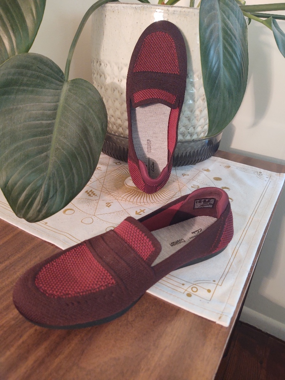 EUC Size 6.5 Cloudsteppers by Clarks Carly Charm Slip On Loafer Burgundy Flats